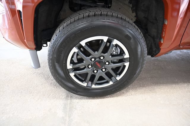 Used 2025 Toyota Tacoma TRD Sport AWD/4WD image 30