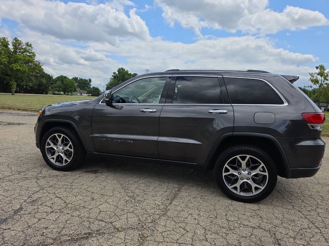 Used 2021 Jeep Grand Cherokee Limited AWD/4WD image 12