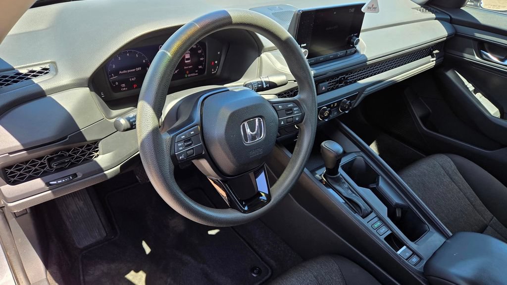 Used 2025 Honda Accord LX image 9