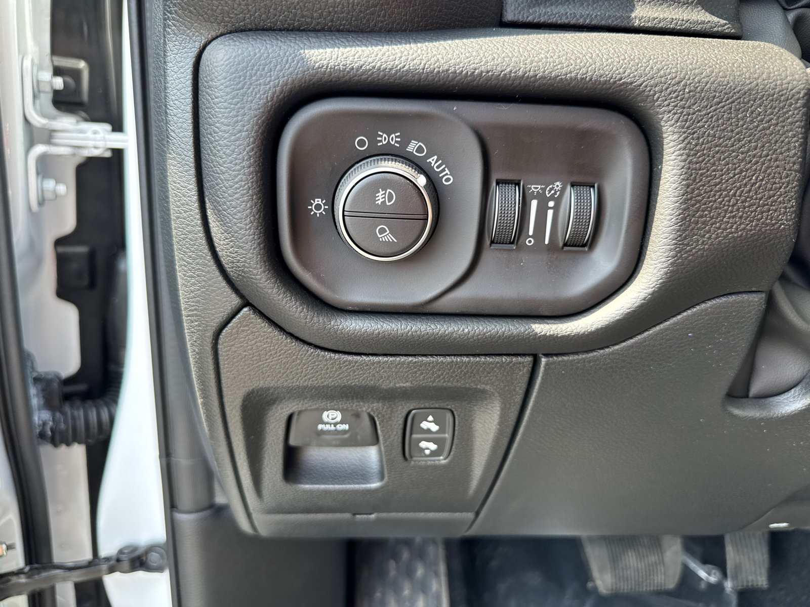 New 2026 RAM 1500 Big Horn AWD/4WD image 17