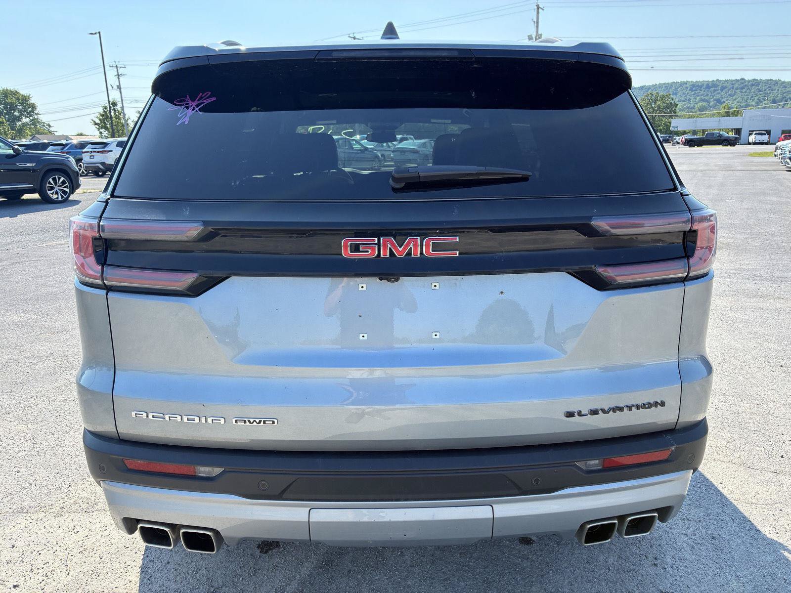 Used 2025 GMC Acadia Elevation w/ Elevation Premium Package AWD/4WD image 8
