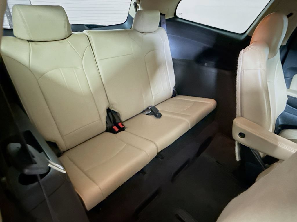 Used 2010 Chevrolet Traverse LTZ FWD image 25