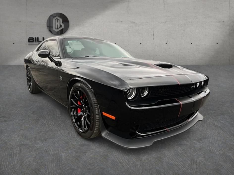 Used 2016 Dodge Challenger SRT Hellcat image 5
