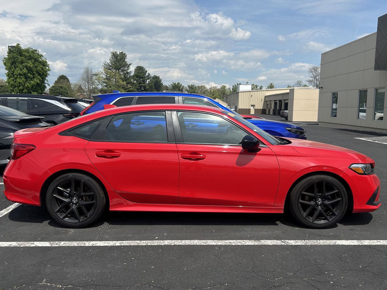 Used 2023 Honda Civic Sport image 4