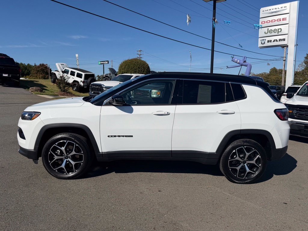 Used 2025 Jeep Compass Limited AWD/4WD image 7
