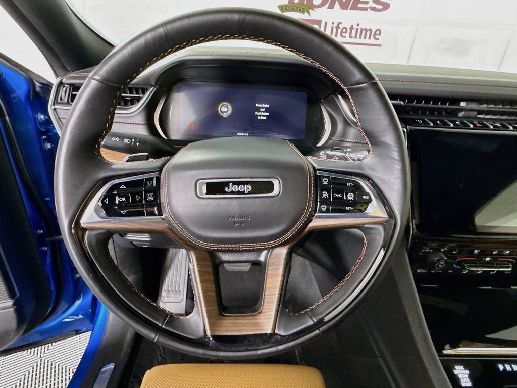 Used 2023 Jeep Grand Cherokee Summit AWD/4WD image 21