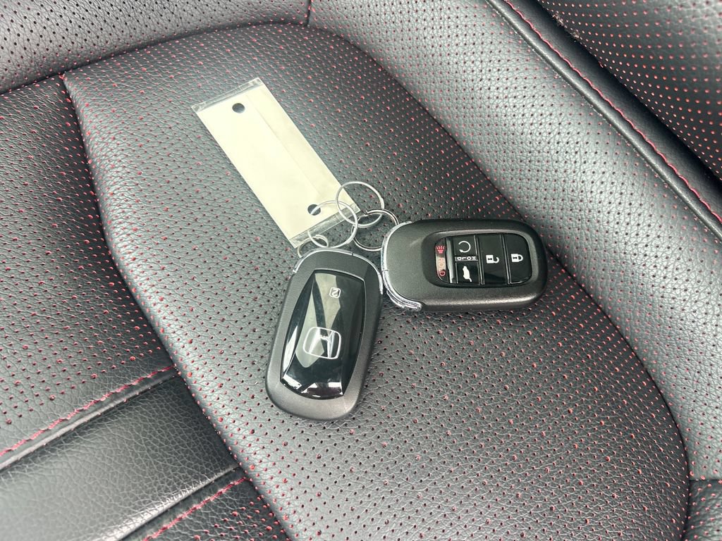Used 2025 Honda Pilot Black Edition image 32
