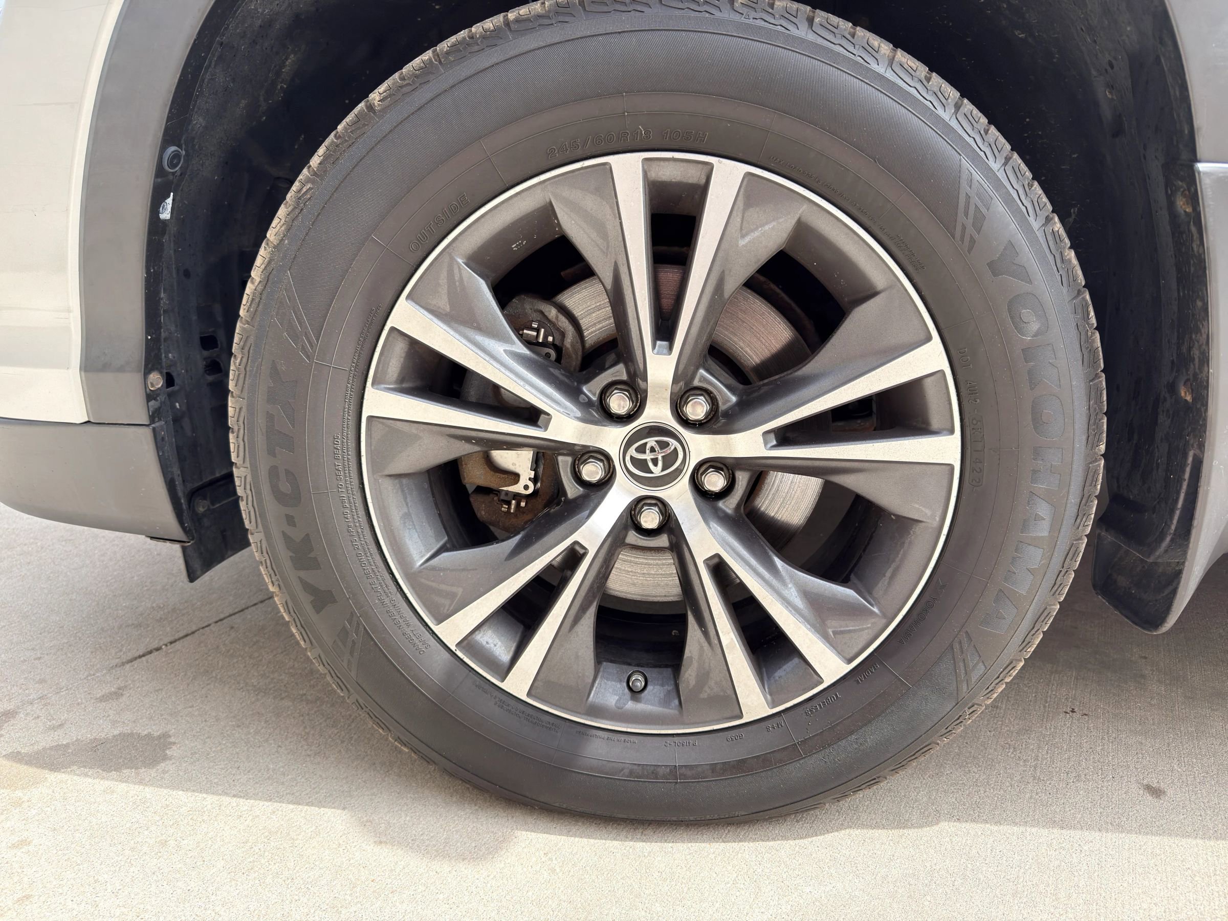 Used 2016 Toyota Highlander XLE image 31