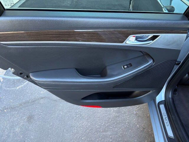 Used 2017 Genesis G80 3.8 image 21