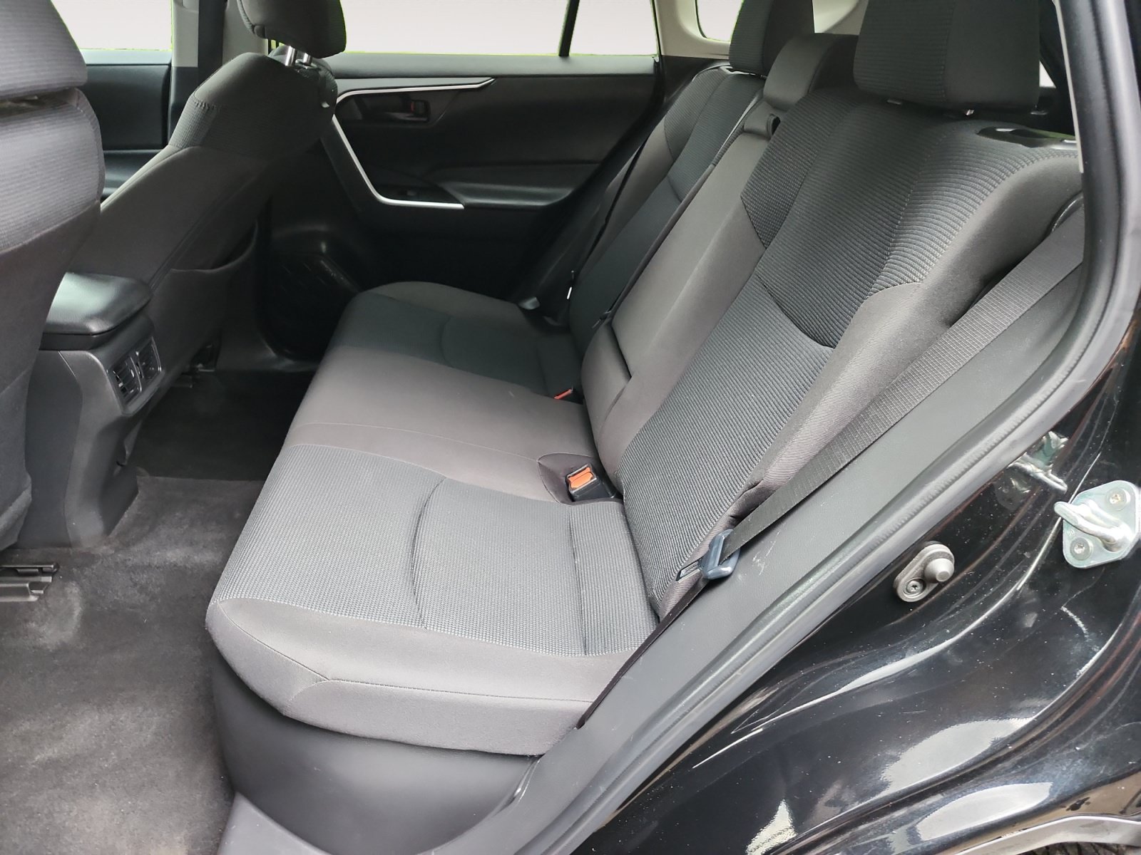 Used 2023 Toyota RAV4 LE AWD/4WD image 13
