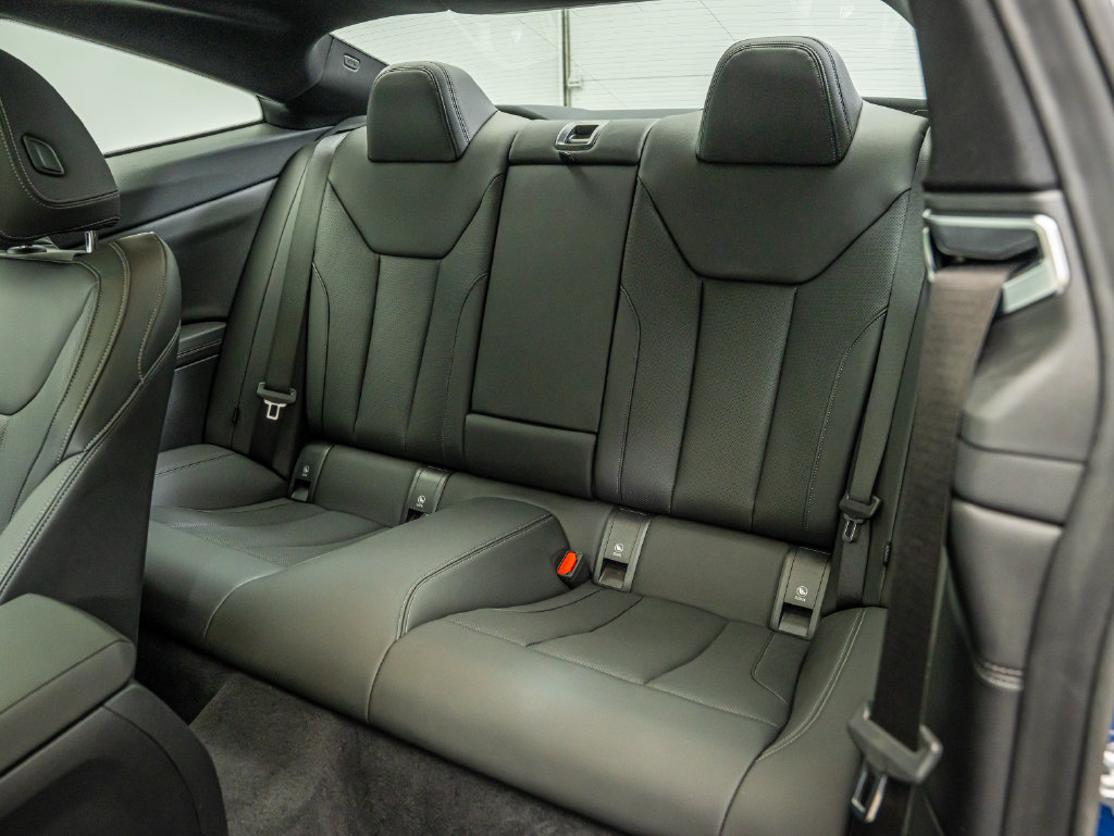 Used 2026 BMW M440i Coupe RWD image 40