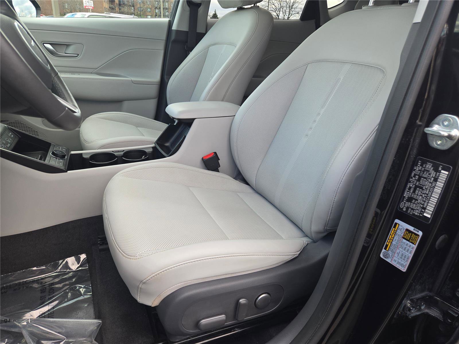 Used 2024 Hyundai Kona Limited AWD/4WD image 27