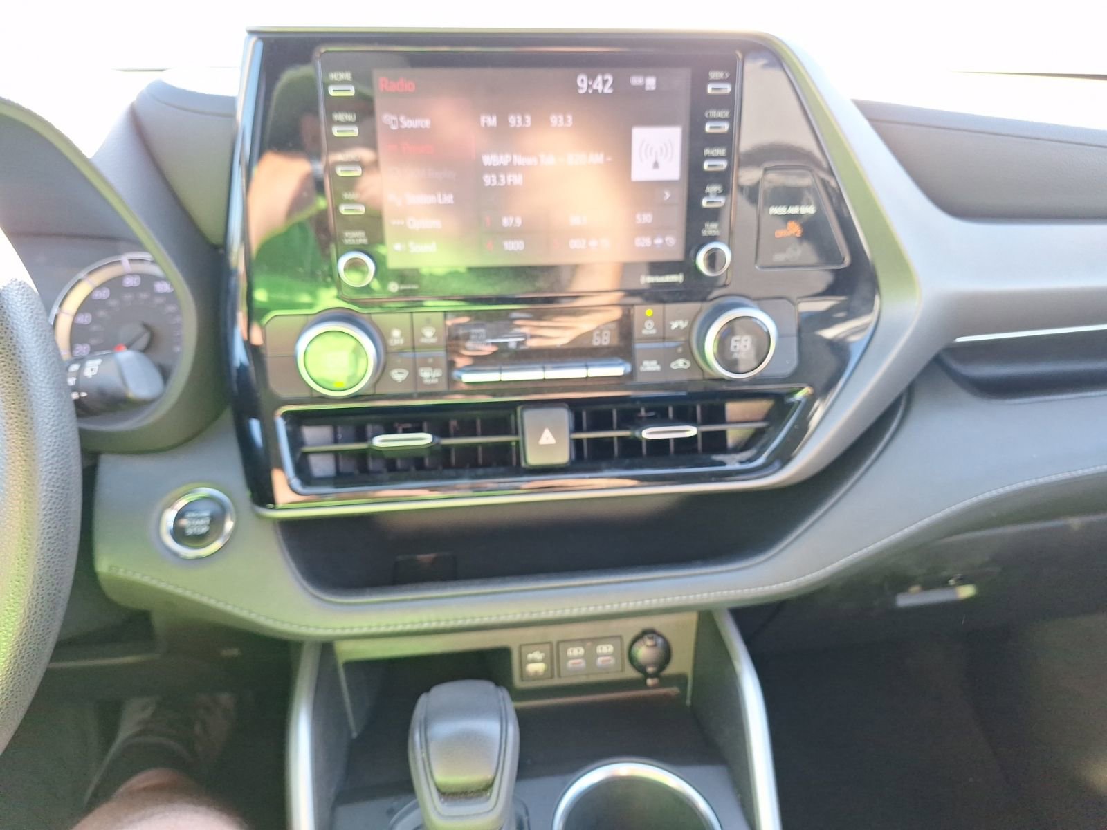 Used 2022 Toyota Highlander L image 25