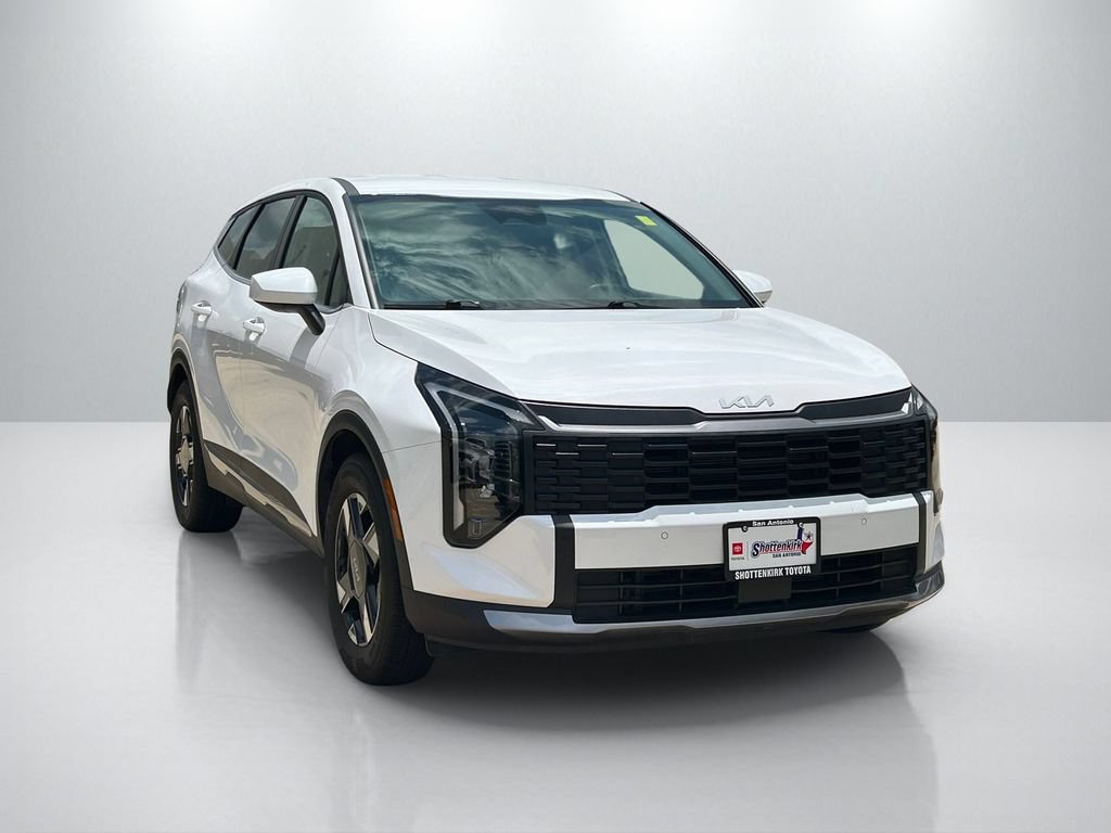 Used 2026 Kia Sportage LX FWD image 3