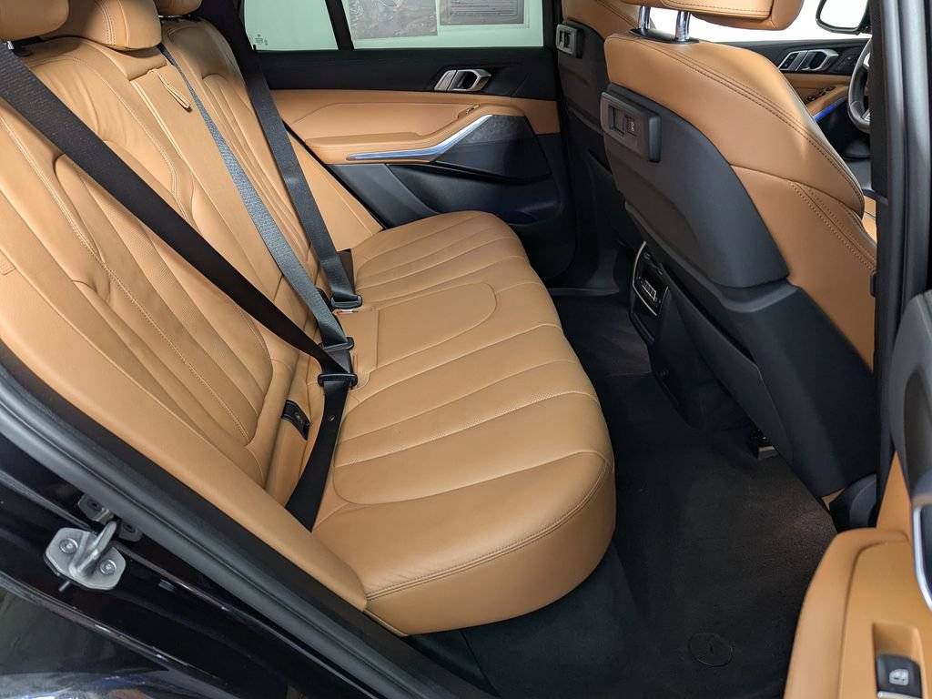 Used 2022 BMW X5 xDrive40i w/ M Sport Package AWD/4WD image 40