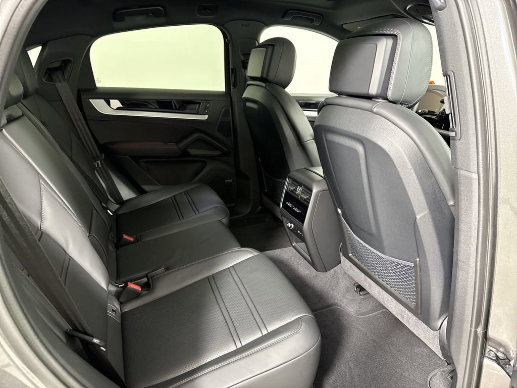 New 2026 Porsche Cayenne S image 25