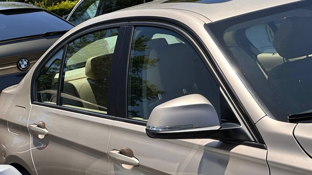 Used 2013 BMW 328i xDrive Sedan AWD/4WD image 3
