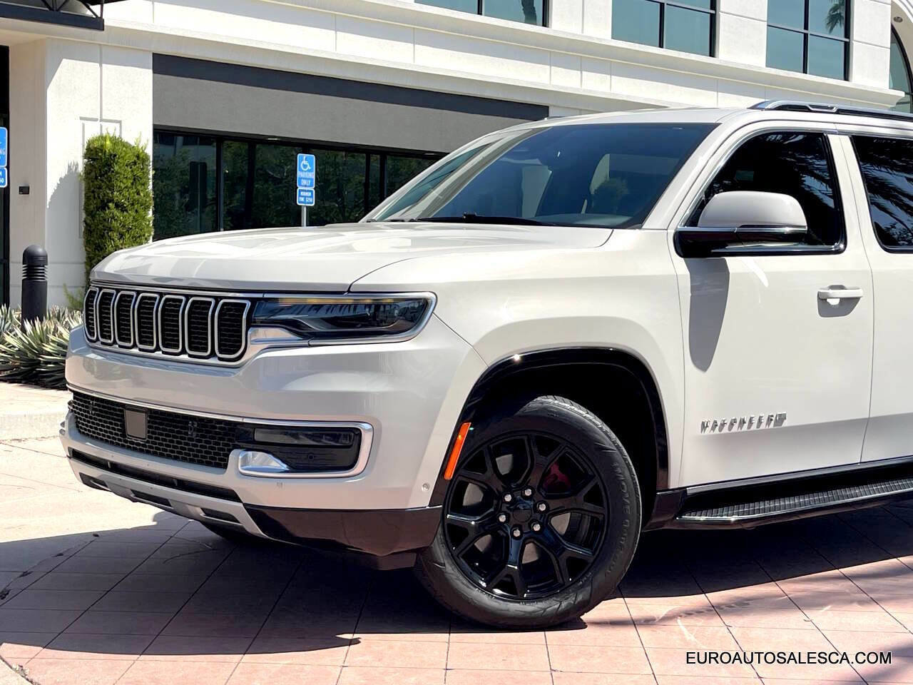 Used 2022 Jeep Wagoneer Series II image 9