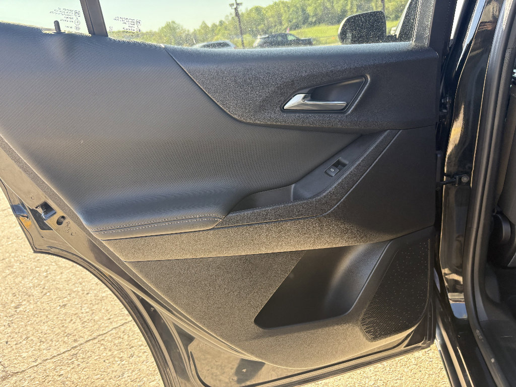 Used 2025 Chevrolet Equinox LT FWD image 16