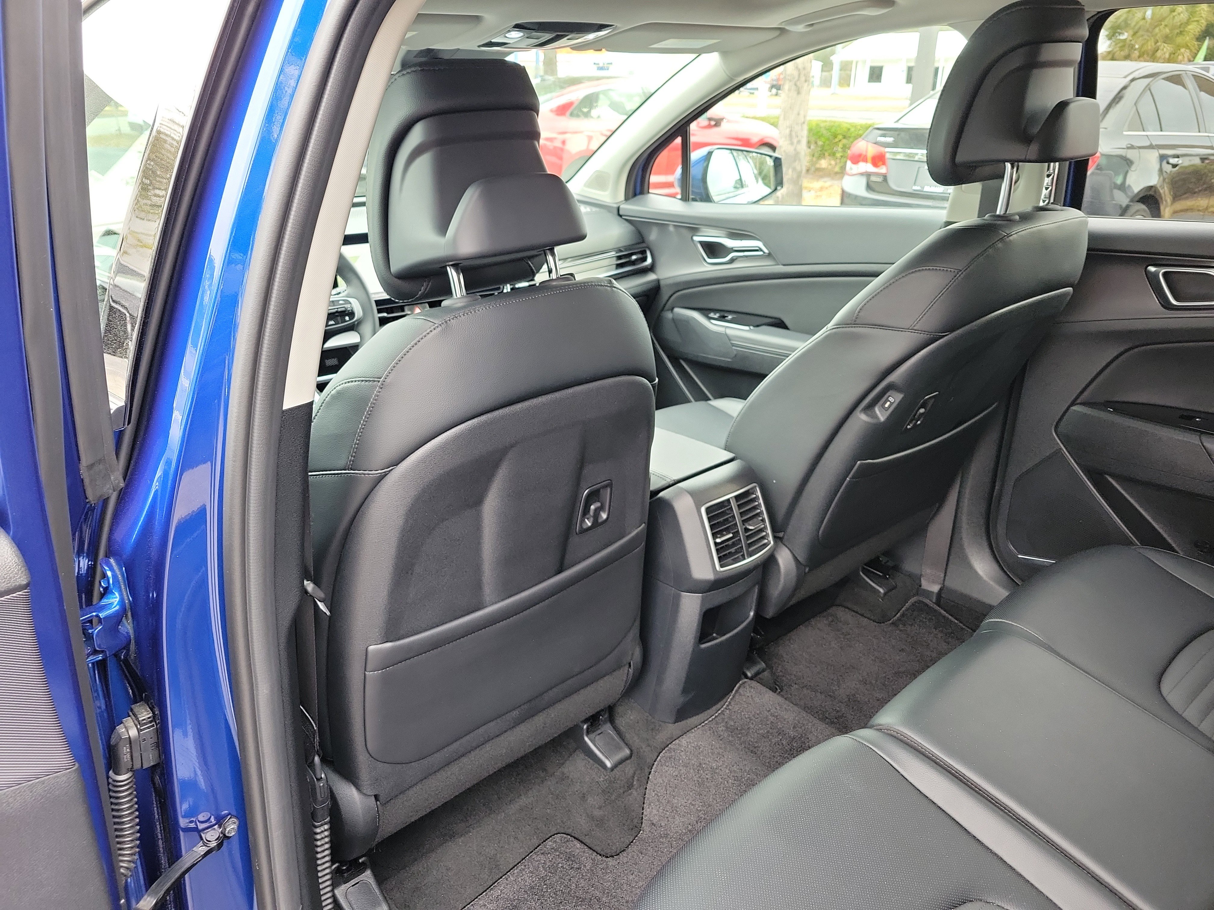 Certified 2025 Kia Sportage SX image 18