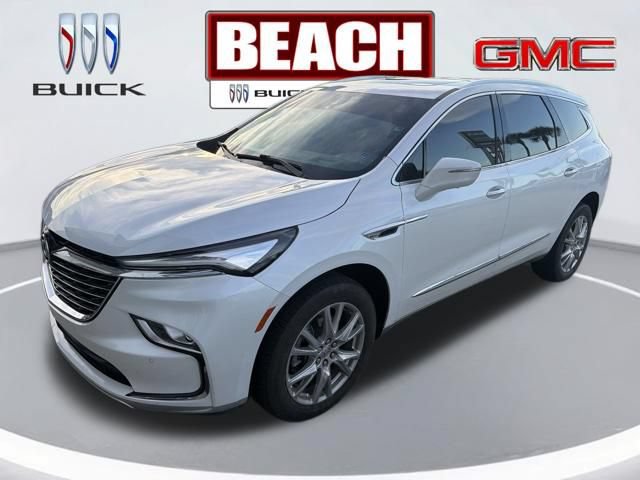 Used 2023 Buick Enclave Premium w/ Experience Buick Package FWD image 4