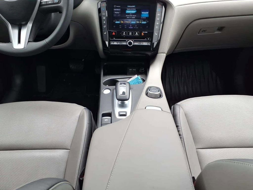 Used 2024 INFINITI QX50 Luxe FWD image 11