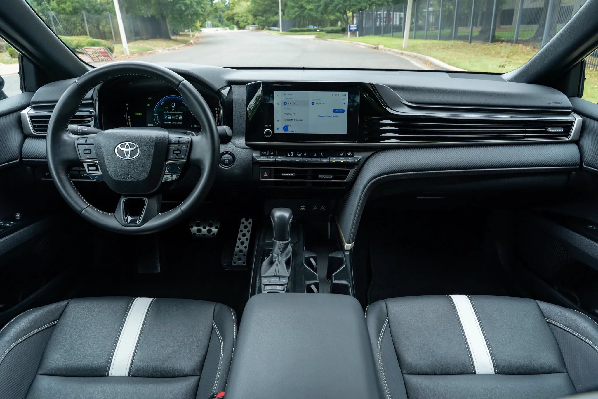 Used 2025 Toyota Camry SE w/ Convenience Package AWD/4WD image 15