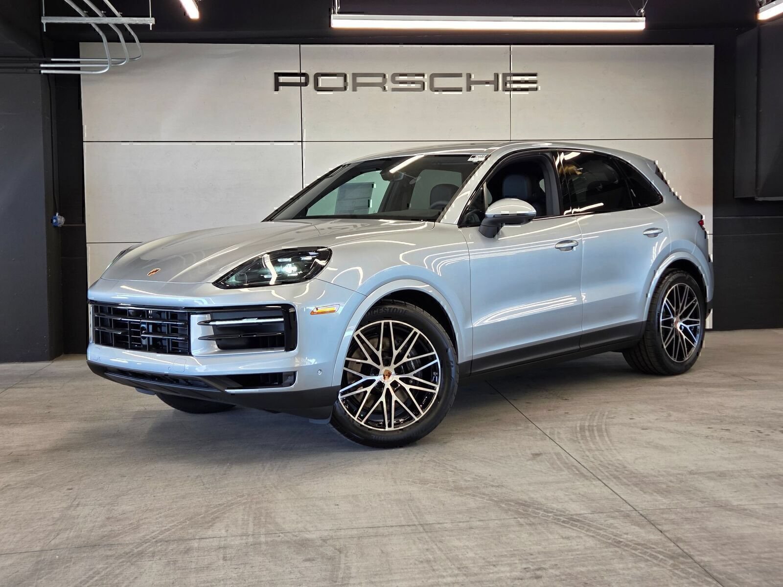 Certified 2026 Porsche Cayenne AWD/4WD image 1