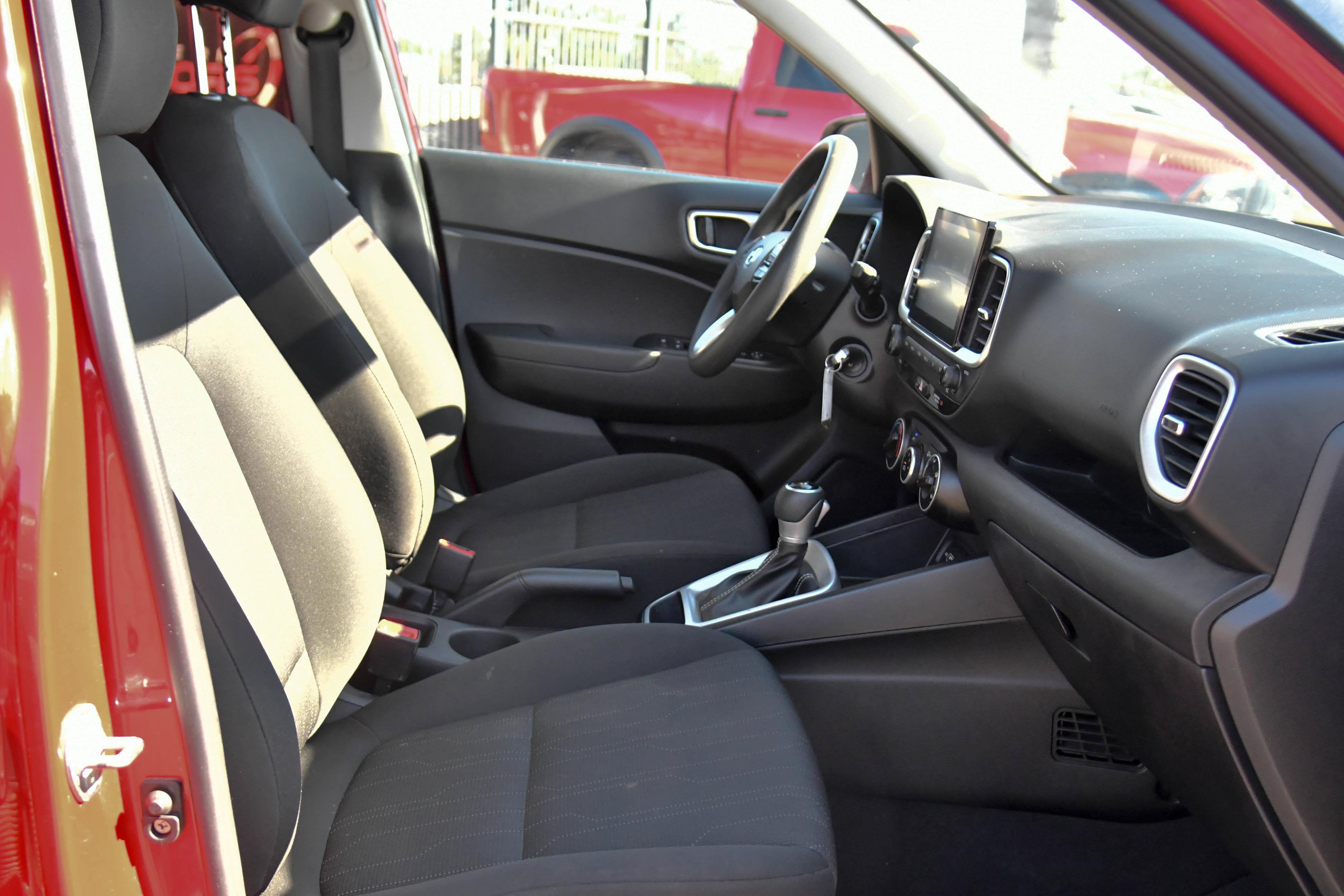 Used 2022 Hyundai Venue SE w/ Cargo Package FWD image 39