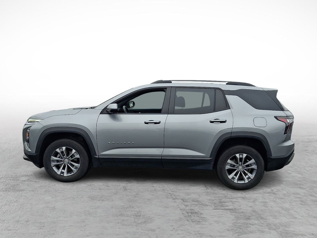 Used 2025 Chevrolet Equinox LT w/ Convenience Package II image 2