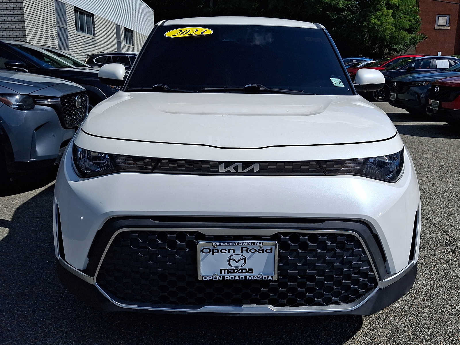 Used 2023 Kia Soul LX FWD image 2