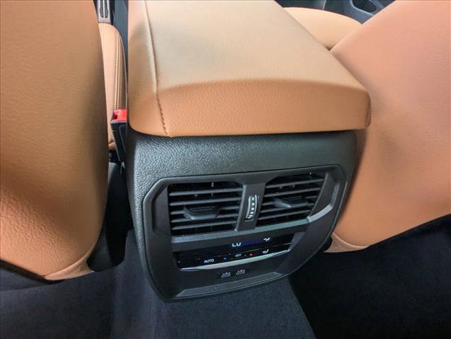 Certified 2025 BMW 330i Sedan w/ M Sport Package RWD image 18