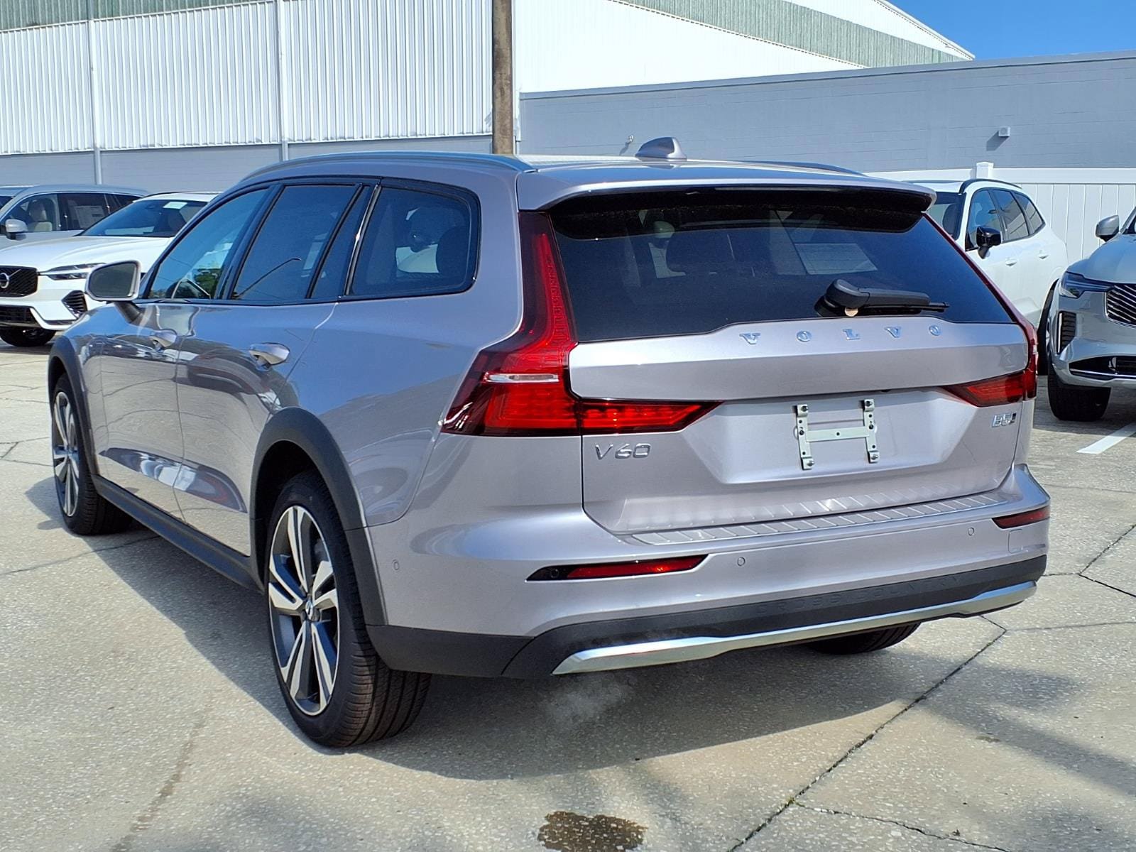 New 2026 Volvo V60 B5 Cross Country Plus w/ Protection Package Premier AWD/4WD image 5