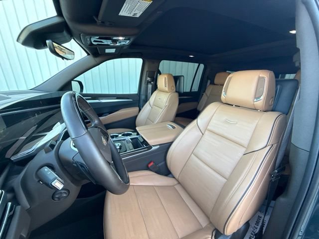 Used 2025 Cadillac Escalade ESV Premium Luxury w/ Touring Package AWD/4WD image 25
