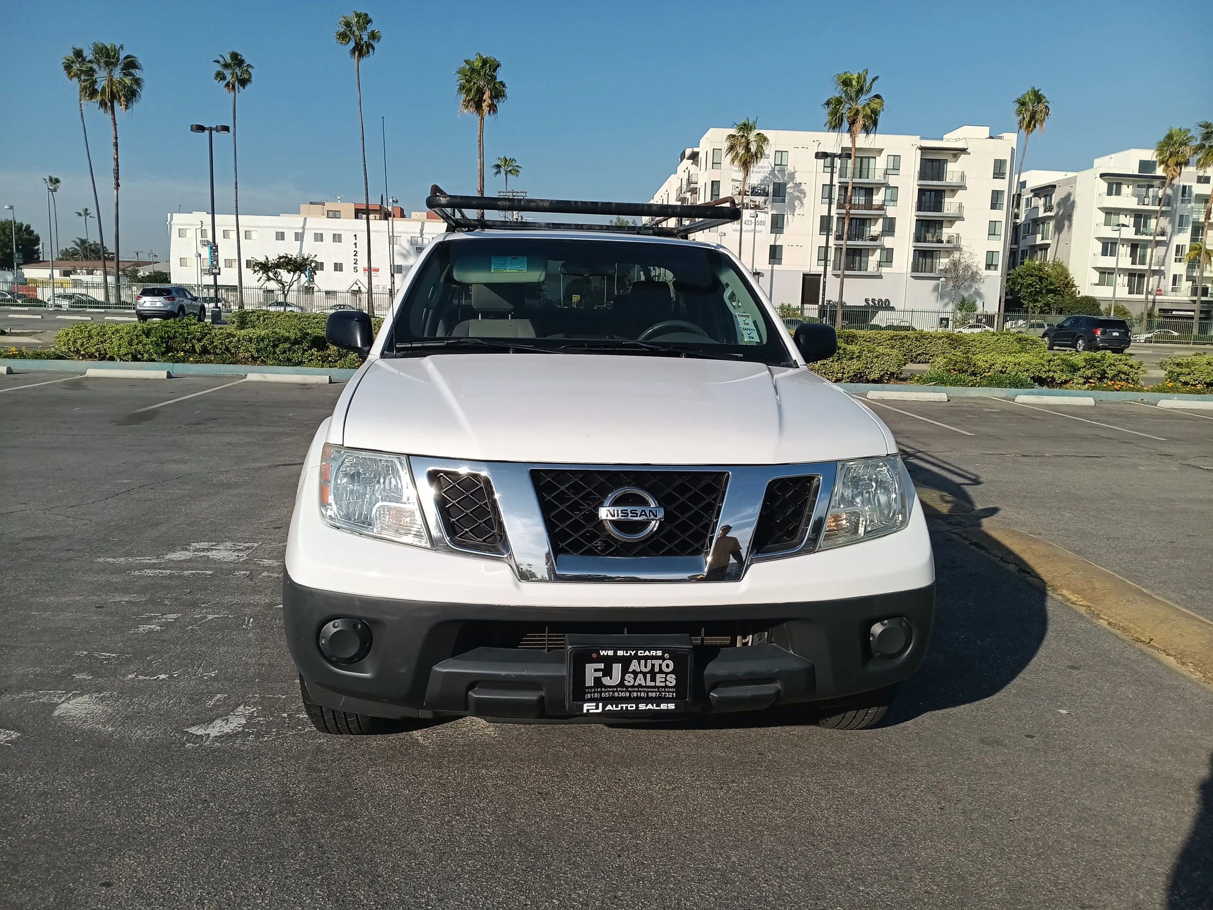 Used 2015 Nissan Frontier S image 2