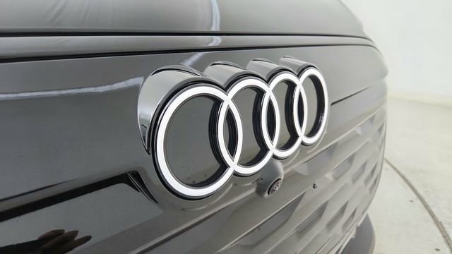 Used 2025 Audi A6 e-tron Prestige w/ Black Warm Weather Package image 15