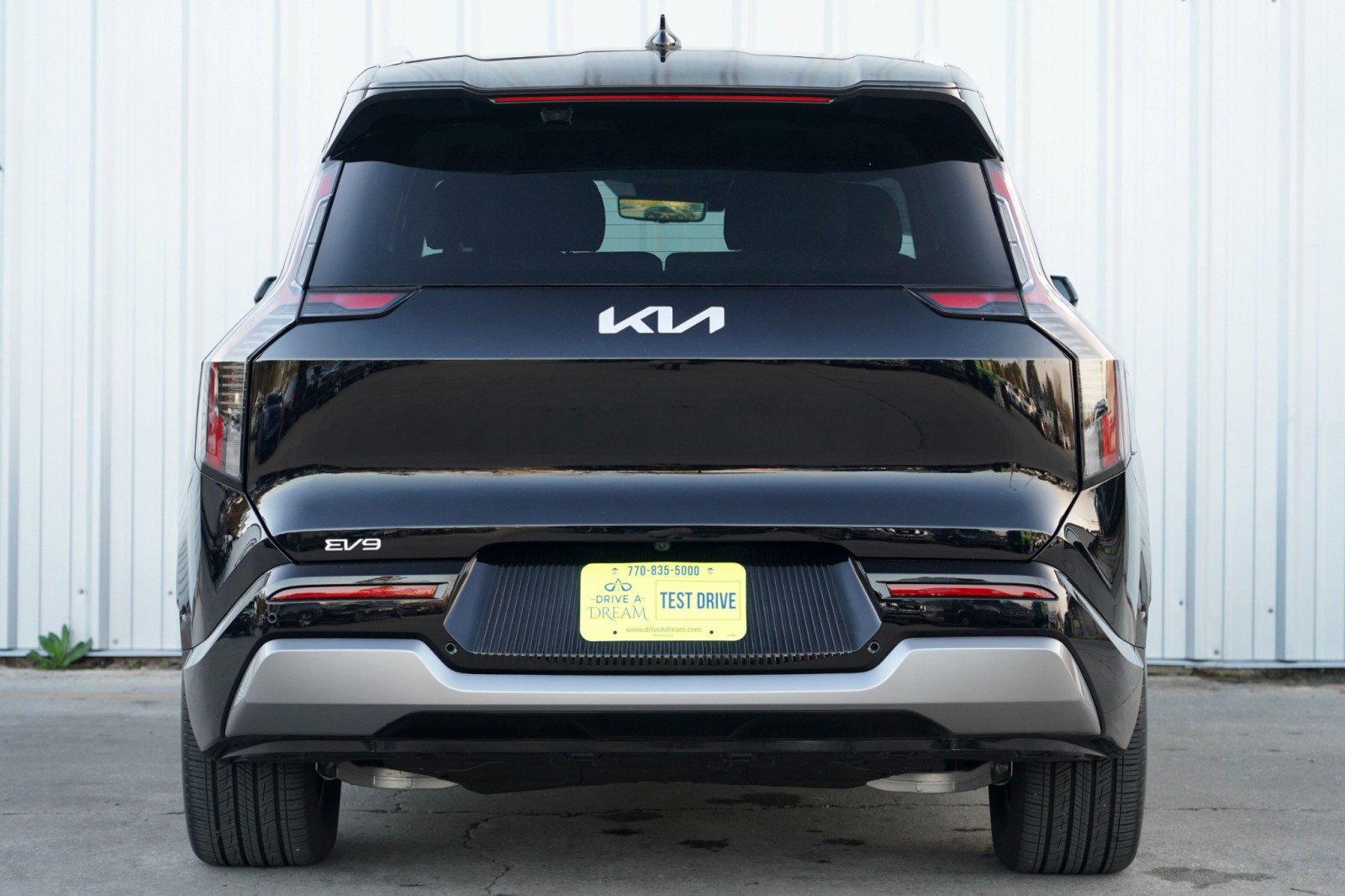 Used 2026 Kia EV9 Land image 11