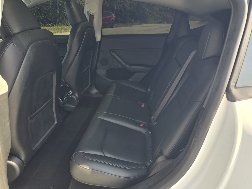 Used 2024 Tesla Model Y Long Range AWD/4WD image 11