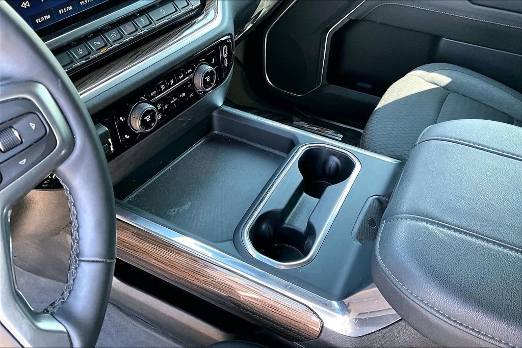 Used 2024 Chevrolet Silverado 2500 LT w/ Midnight Edition image 17