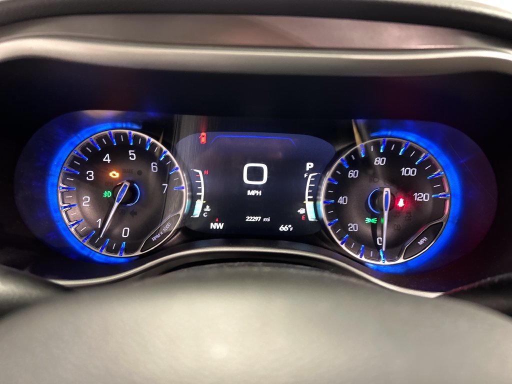 Used 2026 Chrysler Pacifica Select FWD image 16