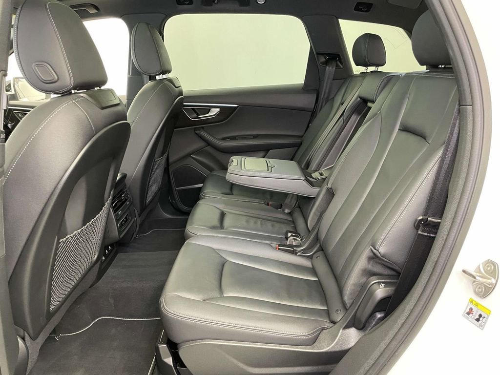 Certified 2025 Audi Q7 3.0T Premium Plus image 19