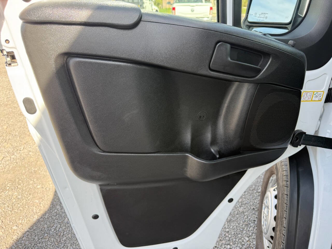 Used 2025 RAM ProMaster 2500 w/ Convenience Group image 27