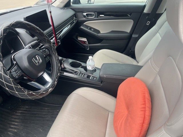 Used 2023 Honda Civic Touring image 3