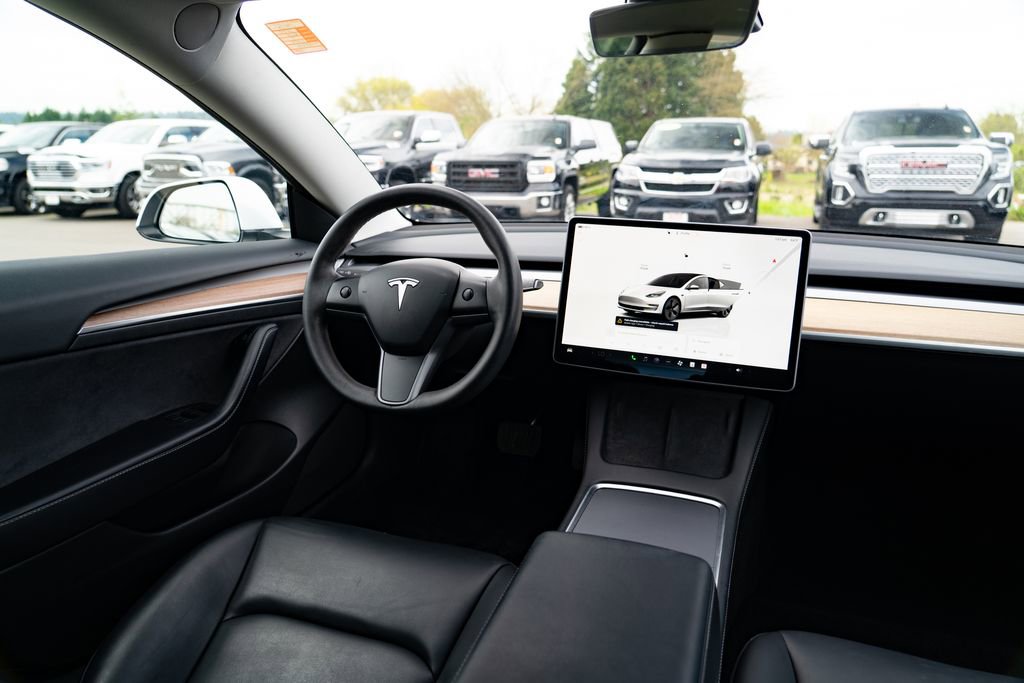 Used 2023 Tesla Model 3 Standard Range image 18