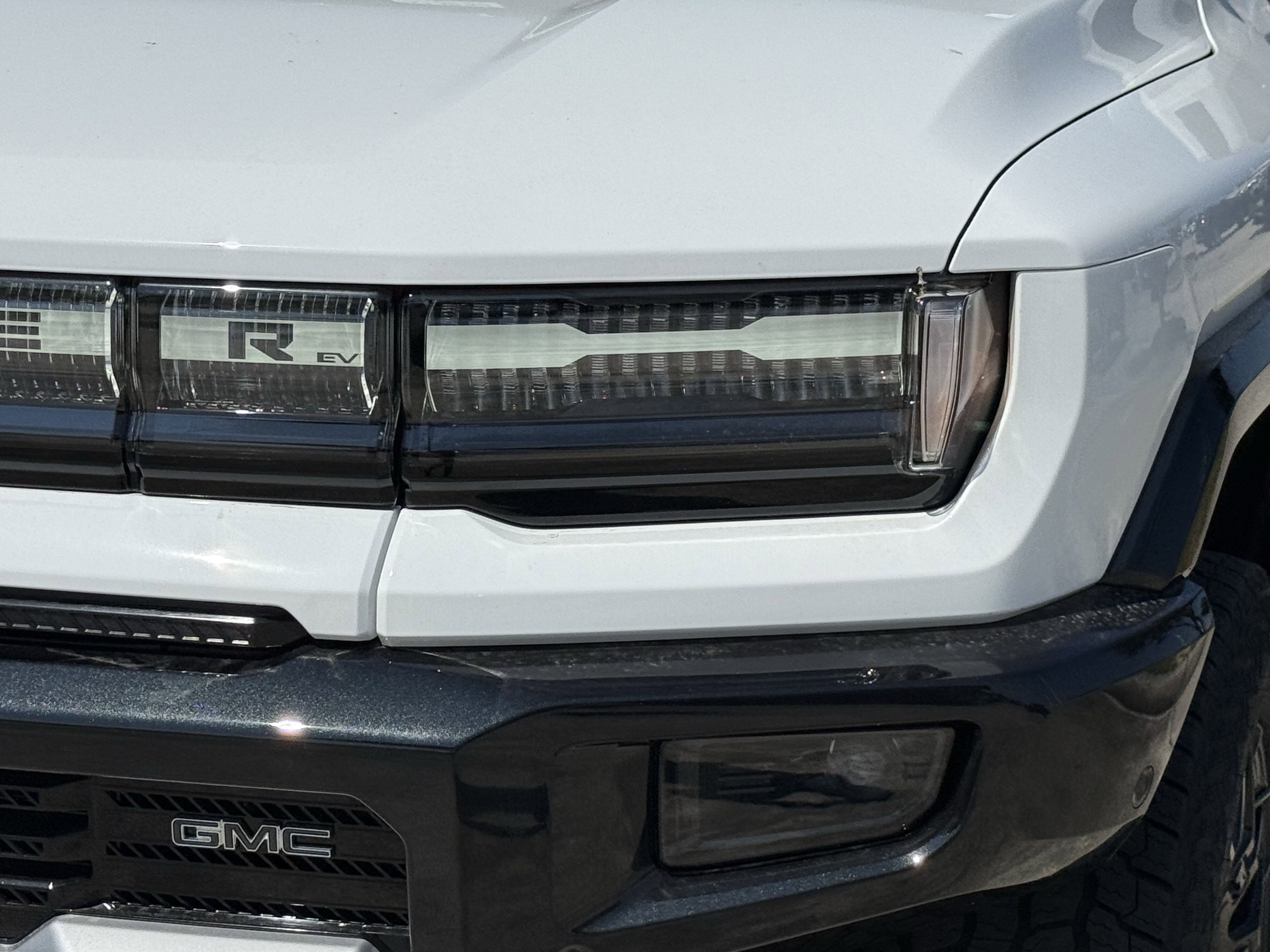 New 2025 GMC Hummer EV 2X w/ LPO, Illumination Package image 8