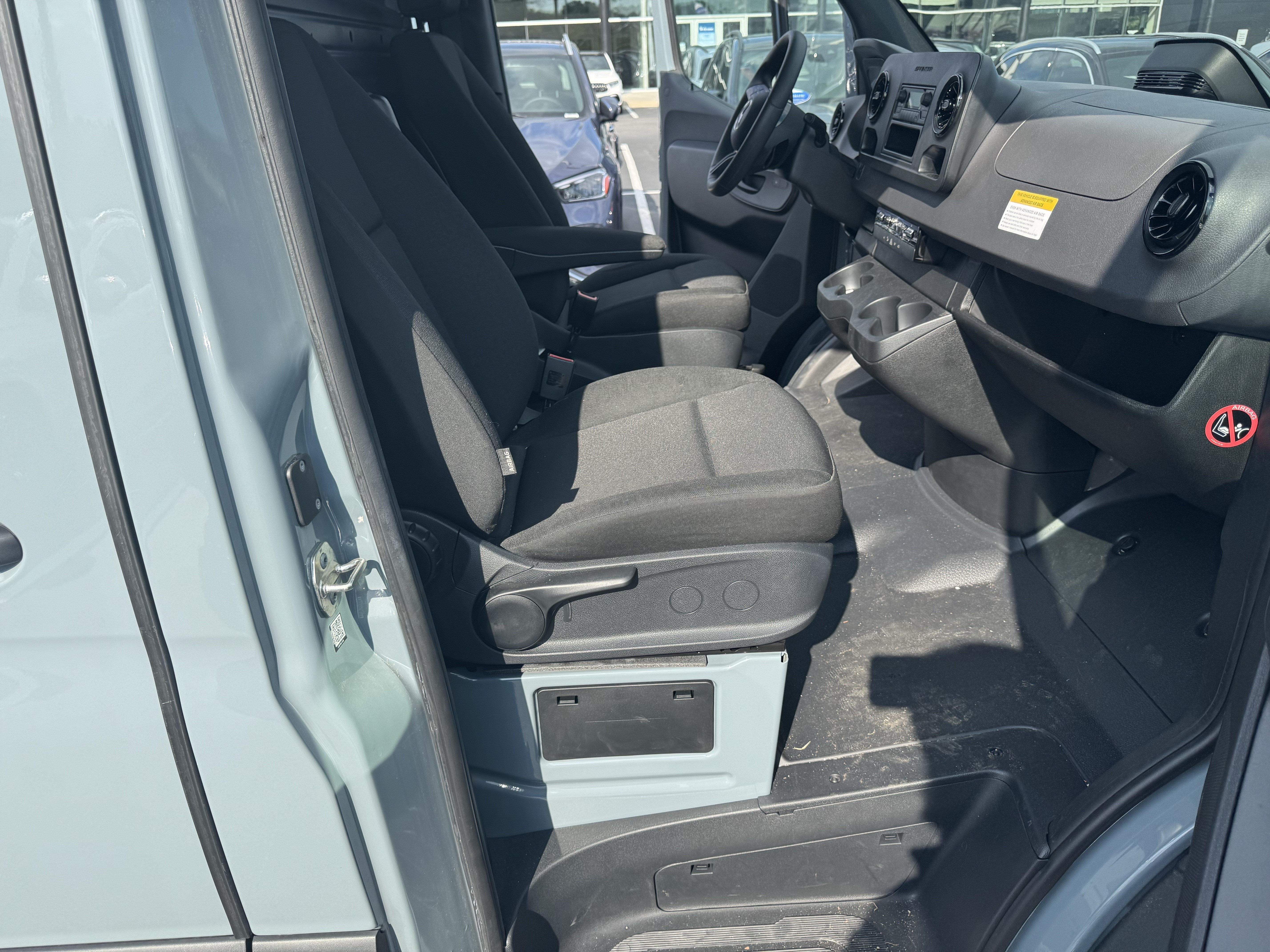 Used 2025 Mercedes-Benz Sprinter 2500 image 26