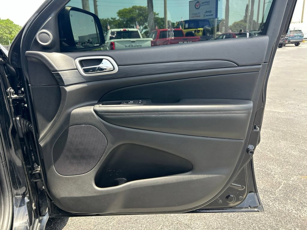 Used 2021 Jeep Grand Cherokee Laredo RWD image 25