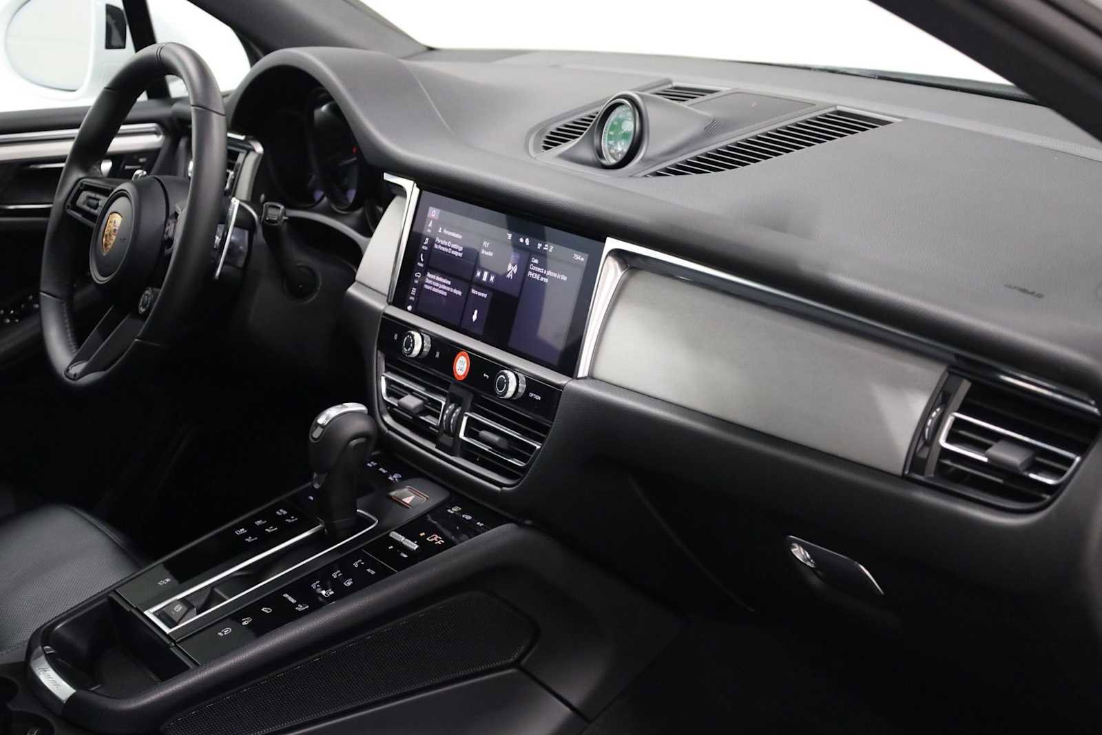 Certified 2026 Porsche Macan image 5