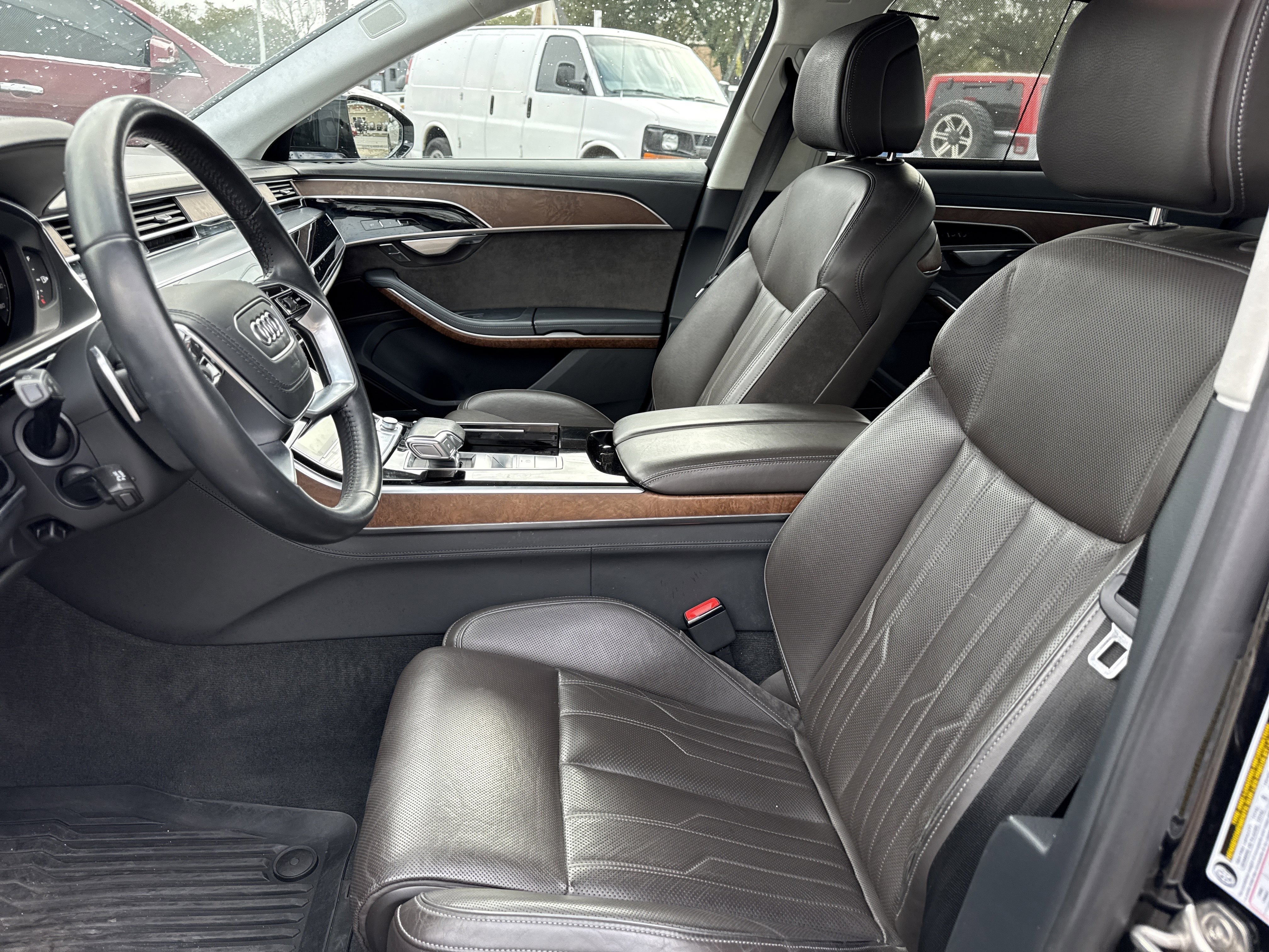 Used 2021 Audi A8 L 4.0T image 9