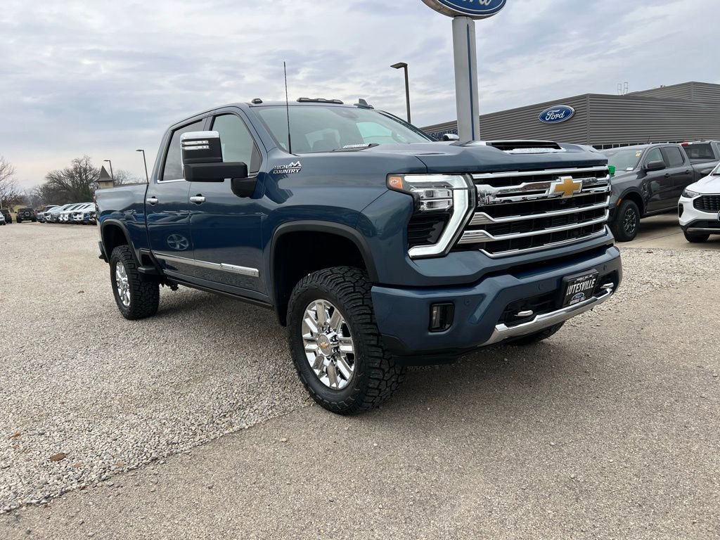 Used 2024 Chevrolet Silverado 3500 High Country w/ High Country Premium Package image 2
